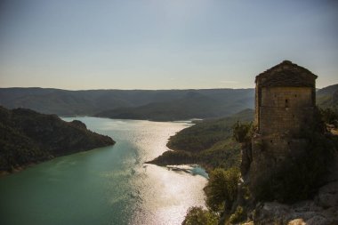 Montsec, Lleida, İspanya 'da yaz aylarında küçük bir kilise