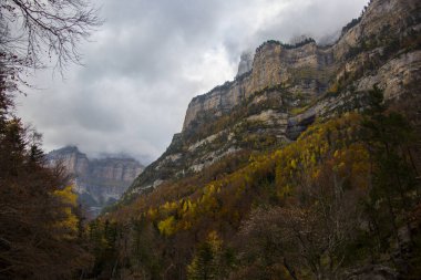 Sonbahar Ordesa ve Monte Perdido Ulusal Parkı, İspanya