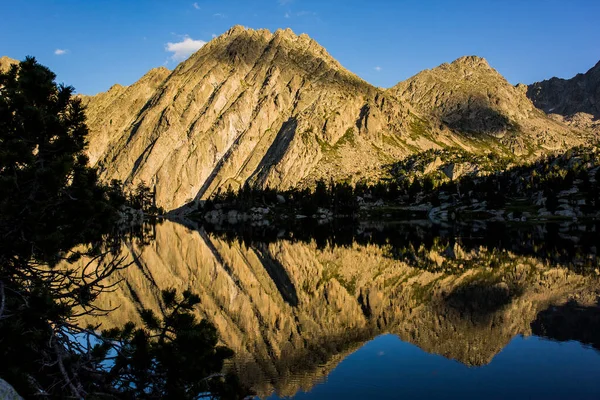 Atardecer Refugio Josep Maria Blanc Aiguestortes Parque Nacional Sant Maurici — Foto de Stock