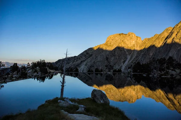 Sunset Josep Maria Blanc Refuge Aiguestortes Sant Maurici National Park — Stock Photo, Image