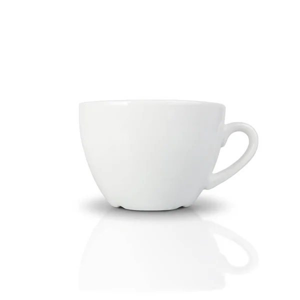 白い背景に隔離された白いセラミックコーヒーマグカップ クリッピングパスで — ストック写真