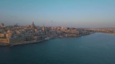Malta 'daki eski başkent Valletta' nın hava manzarası