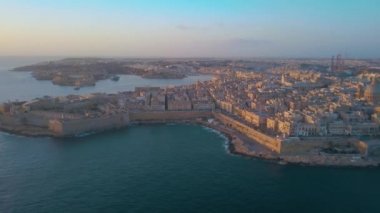 Malta 'daki eski başkent Valletta' nın hava manzarası