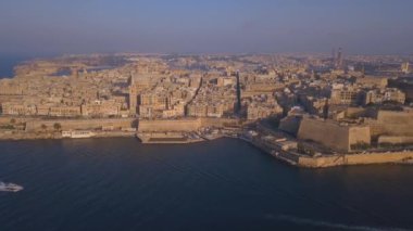 Malta 'daki eski başkent Valletta' nın hava manzarası
