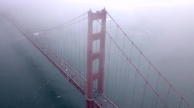 San Francisco 'daki Golden Gate Köprüsü 'nün havadan görünümü