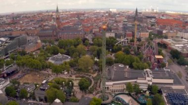 Kopenhag Danimarka 'daki lunapark ve bahçe manzarası