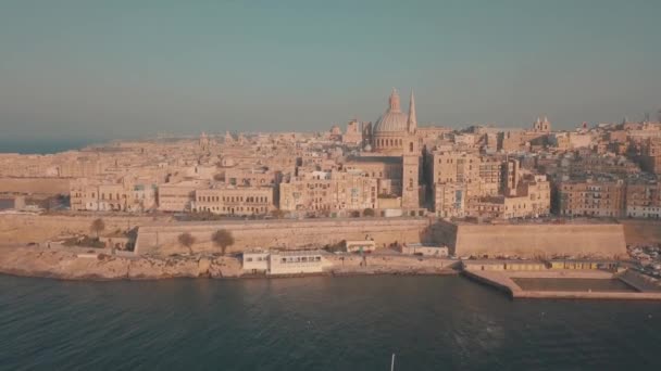 Vista panorámica aérea de la antigua capital de valletta en malta — Vídeos de Stock