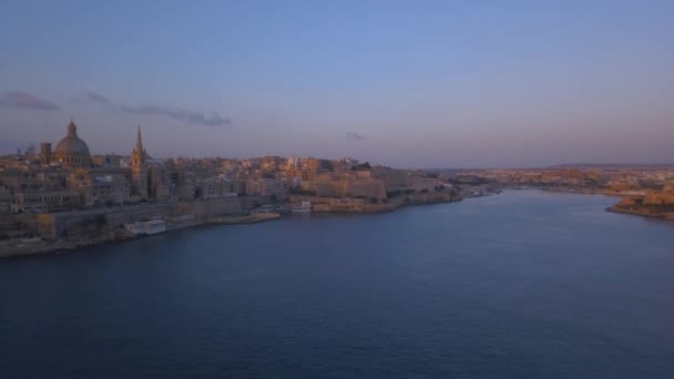 Vista panorámica aérea de la antigua capital de valletta en malta — Vídeos de Stock