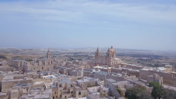 Vista aérea de mdina una ciudad silenciosa fortificada en malta — Vídeos de Stock