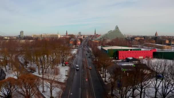 Luftaufnahme der Rigaer Altstadt während der Winterweihnachtszeit — Stockvideo
