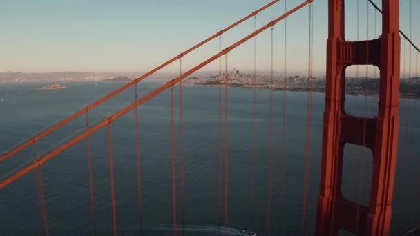 Luftaufnahme der goldenen Torbrücke in San Francisco — Stockvideo