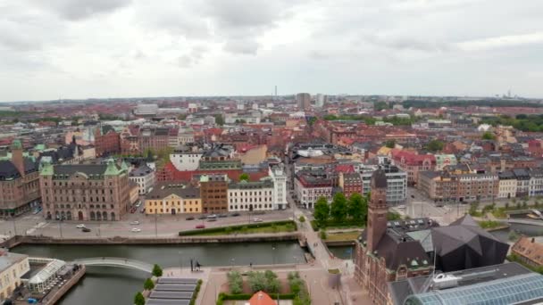 Widok z lotu ptaka na stare miasto w Szwecji — Wideo stockowe