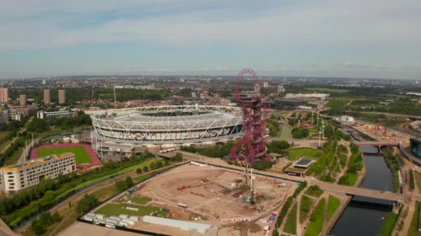 Londra Olimpiyat Stadyumu 'nun havadan görünüşü — Stok video