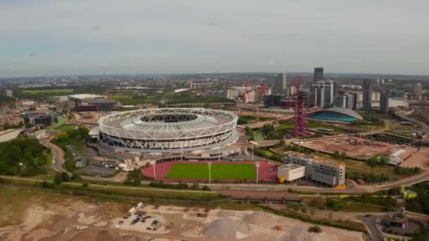 Légi kilátás az olimpiai stadion Londonban — Stock videók