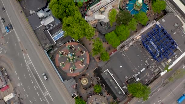 Kopenhag Danimarka 'daki lunapark ve bahçe manzarası — Stok video