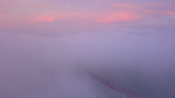 Vista aérea de la puesta del sol el puente de la puerta de oro en san francisco — Vídeos de Stock
