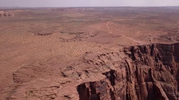 Воздушный вид на подкову изгиба меандра на реке colorado — стоковое видео