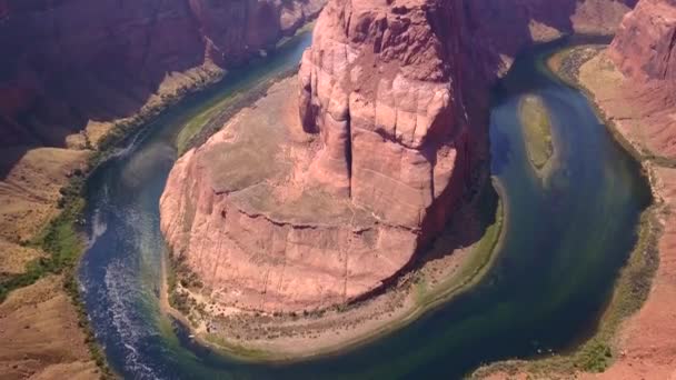 Vista aerea della curva a ferro di cavallo meandro sul colorado fiume — Video Stock