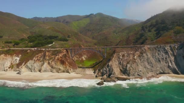Вид з повітря на тихоокеанське узбережжя Каліфорнії — стокове відео