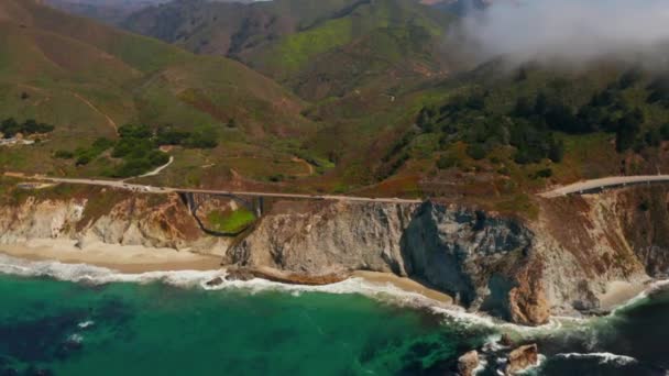Flygfoto över den lugna kustens motorväg Kalifornien — Stockvideo