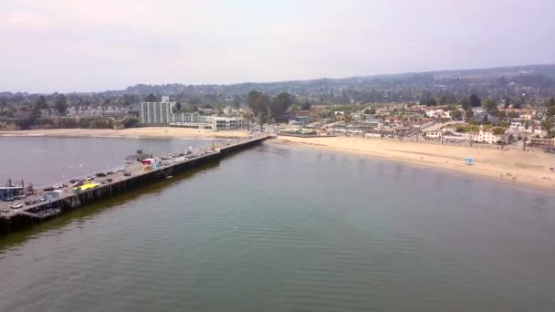 Vista aérea del muelle de Santa Cruz en California — Vídeo de stock