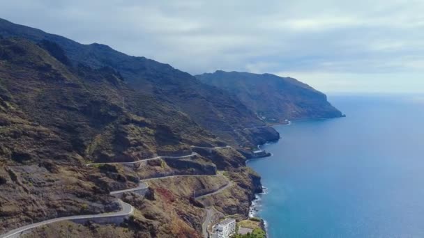 Widok z lotu ptaka na plażę teresitas w pobliżu Tenerife Wyspy Kanaryjskie Hiszpania — Wideo stockowe