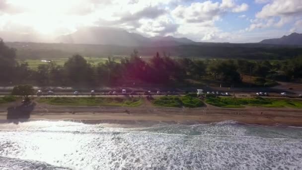 カウアイ島のハワイ・ビーチの素晴らしい空中ビュー — ストック動画