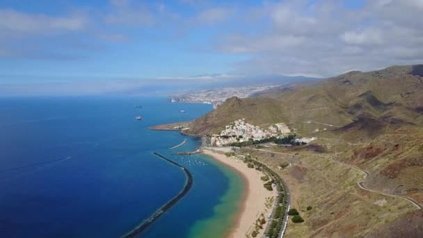 Bela vista panorâmica aérea da costa da ilha de Tenerife e montanhas — Vídeo de Stock