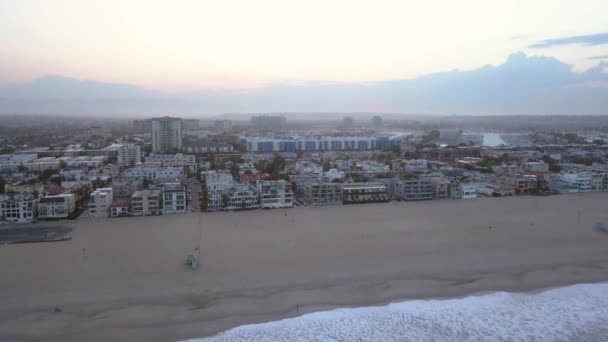 Piękny wschód słońca panoramiczny widok na plażę Los Angeles Wenecja — Wideo stockowe