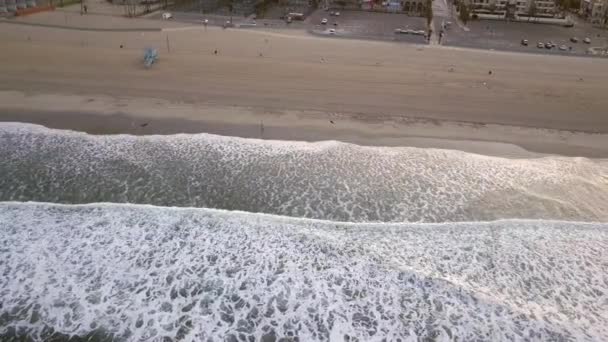 Prachtig zonsopgang panoramisch uitzicht op het strand van Los Angeles Venetië — Stockvideo