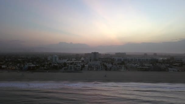 Vacker soluppgång panoramautsikt över Los Angeles venice stranden — Stockvideo