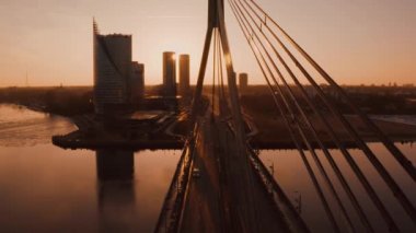 Riga Letonya 'nın hava turuncu günbatımı zaman aşımı