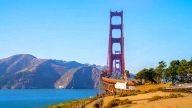 Golden Gate Köprüsü 'nün ve Bulutların manzarası San Francisco California' da zaman aşımı