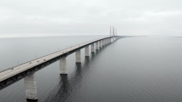 Αεροφωτογραφία της γέφυρας του Resund πάνω από τη βαλτική θάλασσα — Αρχείο Βίντεο