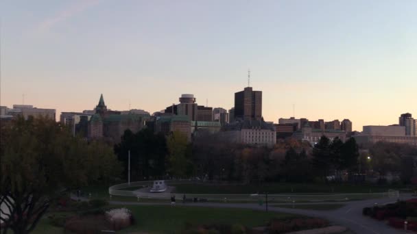 Πόλη πρωτεύουσα του Καναδά της Οτάβα το σούρουπο — Αρχείο Βίντεο