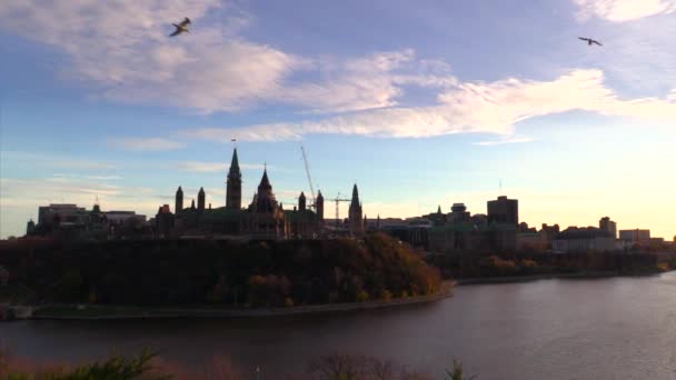 Kanada je hlavní město Město Ottawa za soumraku — Stock video