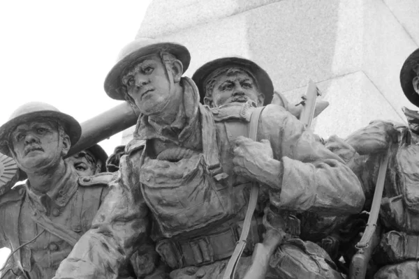 Canadas War Memorial Een Besneeuwde Dag — Stockfoto