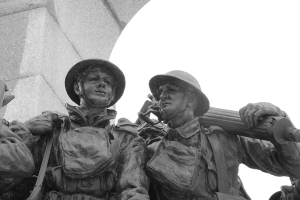 Kanadai Háborús Emlékmű Egy Havas Napon — Stock Fotó