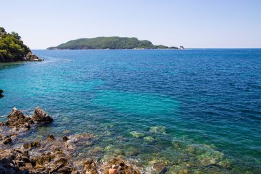 Denizden Kotor Körfezi 'nin Adriyatik kıyılarına güzel manzaralar.