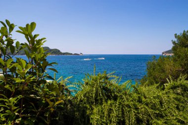Denizden Kotor Körfezi 'nin Adriyatik kıyılarına güzel manzaralar.