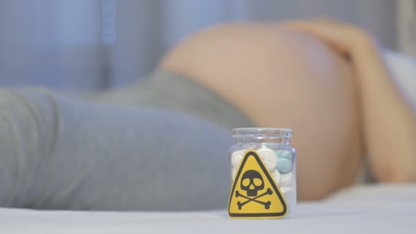Läkemedel för att undvika under graviditet — Stockvideo