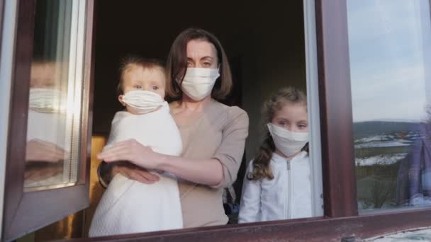 Καραντίνα στο σπίτι κατά τη διάρκεια του coronavirus — Αρχείο Βίντεο