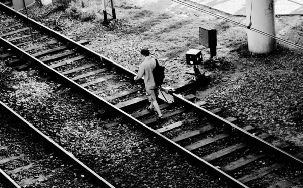 Man Walks Railway Tracks Black White Photo Two Tracks — Stockfoto
