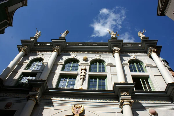 Velha Casa Arrendamento Branco Cidade Velha Gdansk Polônia Pequena Luz — Fotografia de Stock