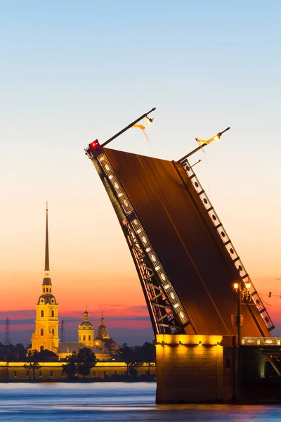 Peter ve Paul Fortress, beyaz geceler sezon, St Petersburg
