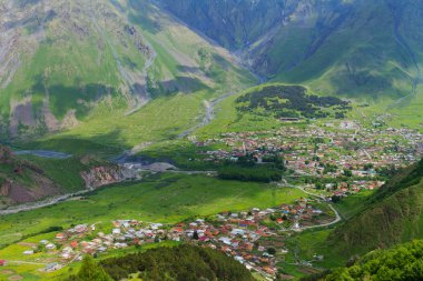 Stepantsminda Köyü üstten görünüm, askeri Georgi başlangıcı