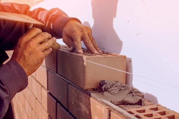 Ladrillos, construir una casa — Foto de Stock