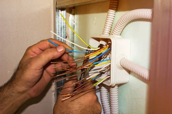 Trabalho eléctrico. electricidade — Fotografia de Stock