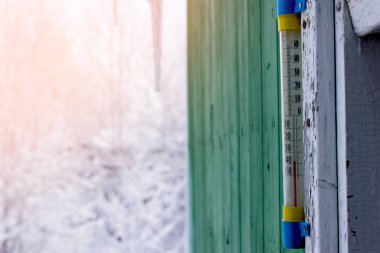 Termometre dış sıcaklık-37 gösteriyor