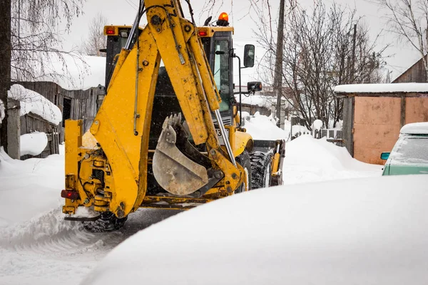 Snow Clearing Tractor Clears Road Snowfall — Free Stock Photo